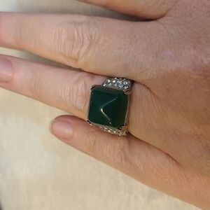 NWT women's ring silver tone with faux stones